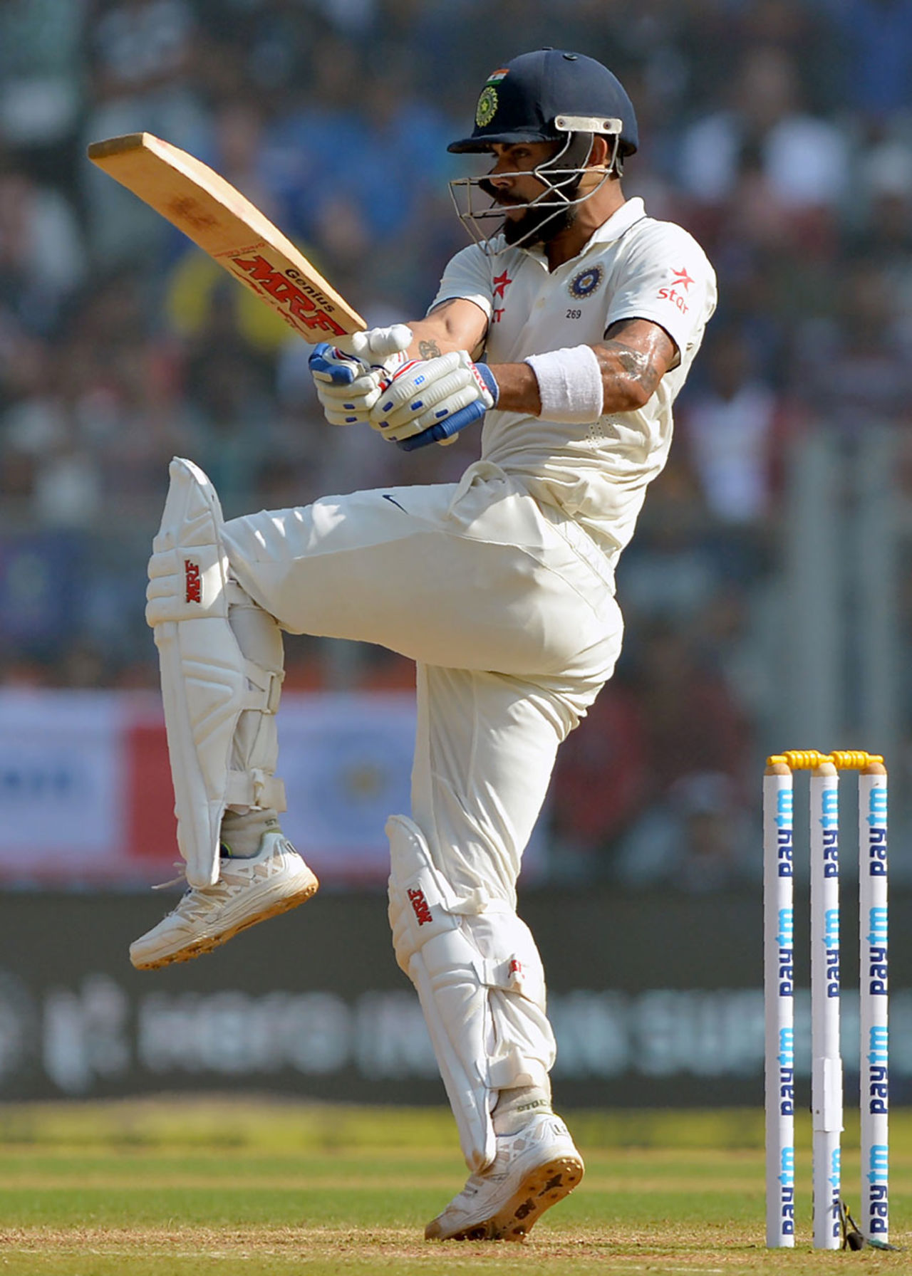 Virat Kohli was quickly into his stride, India v England, 4th Test, Mumbai, 3rd day, December 10, 2016