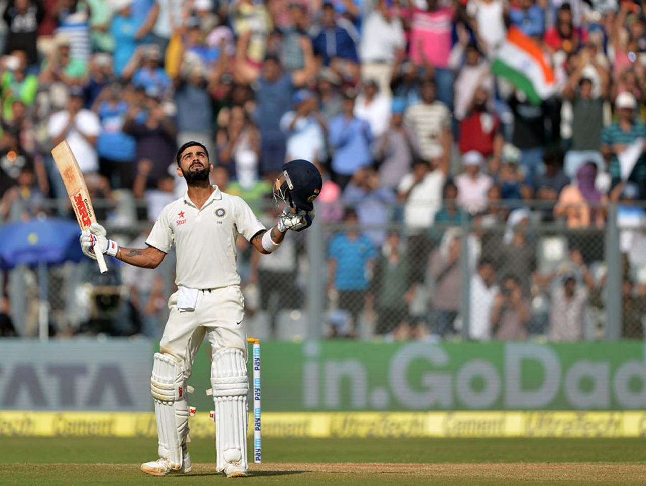 Virat Kohli's masterclass took India into the lead, India v England, 4th Test, Mumbai, 3rd day, December 10, 2016