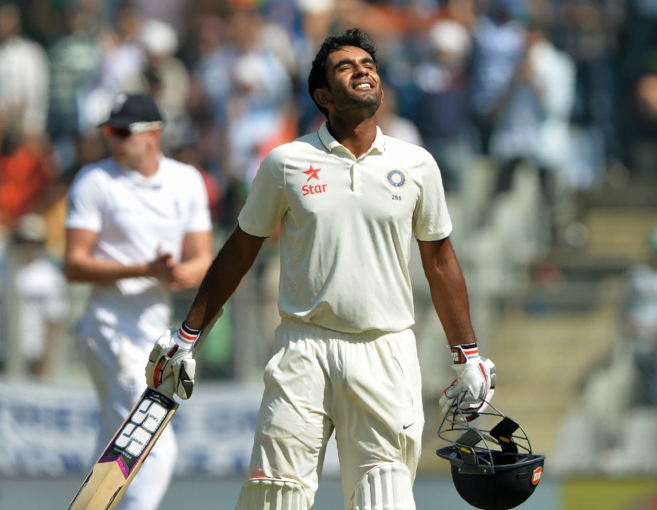 Jayant Yadav celebrates his maiden Test ton, India v England, 4th Test, Mumbai, 4th day, December 11, 2016