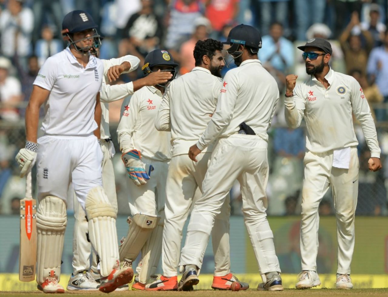 Ravindra Jadeja had Alastair Cook lbw again, India v England, 4th Test, Mumbai, 4th day, December 11, 2016