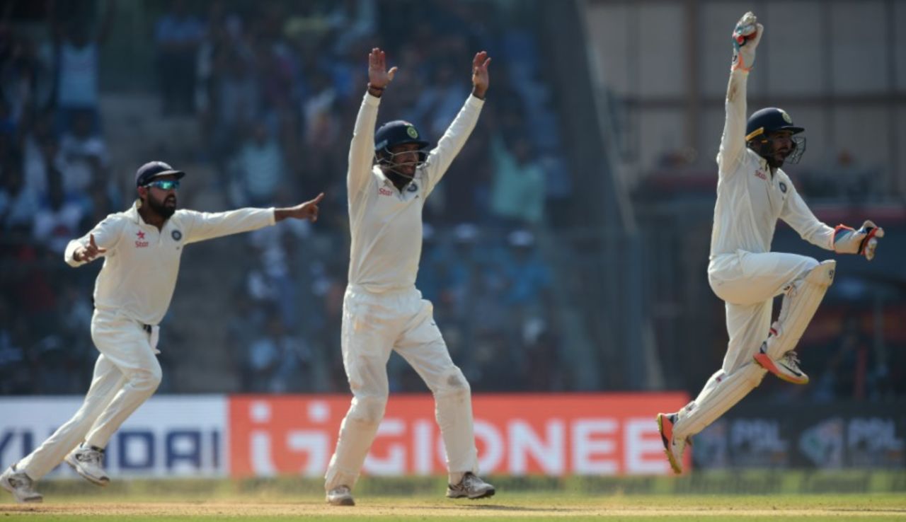 India's close-in fielders go up in appeal, India v England, 4th Test, Mumbai, 4th day, December 11, 2016