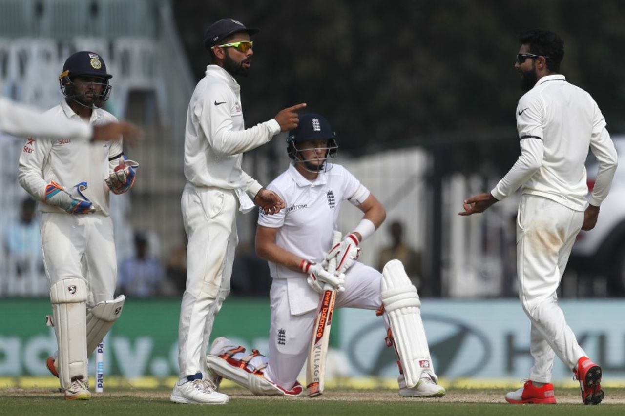 A successful review from India resulted in Joe Root's dismissal, India v England, 5th Test, Chennai, 1st day, December 16, 2016