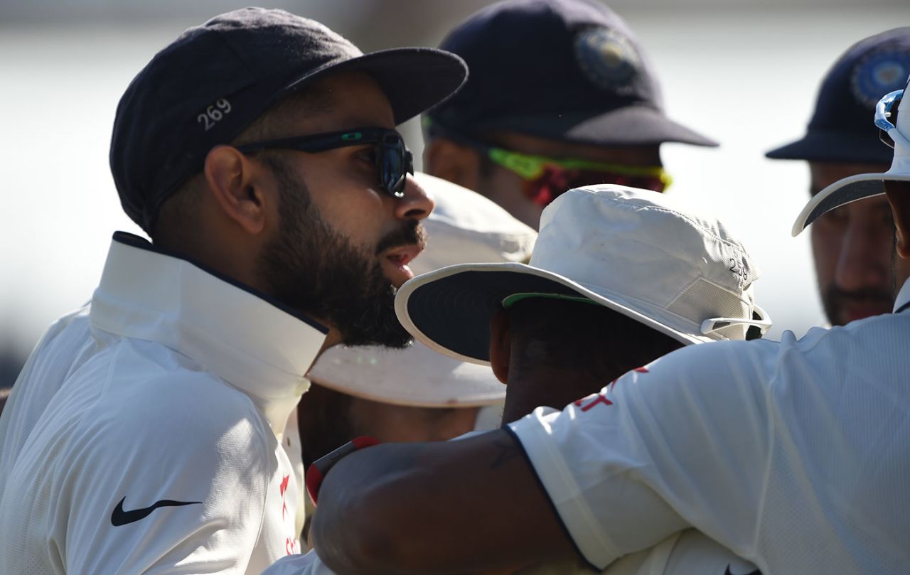 Virat Kohli talks to his team, India v England, 1st Test, Rajkot, 1st day, November 9, 2016