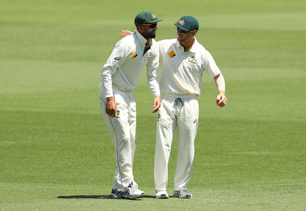 David Warner and Nathan Lyon share a light moment, Australia v Pakistan, 1st Test, Brisbane, 3rd day, December 17, 2016