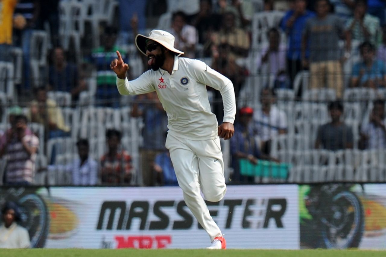 Ravindra Jadeja took the catch to dismiss Moeen Ali for 146, India v England, 5th Test, Chennai, 2nd day, December 17, 2016