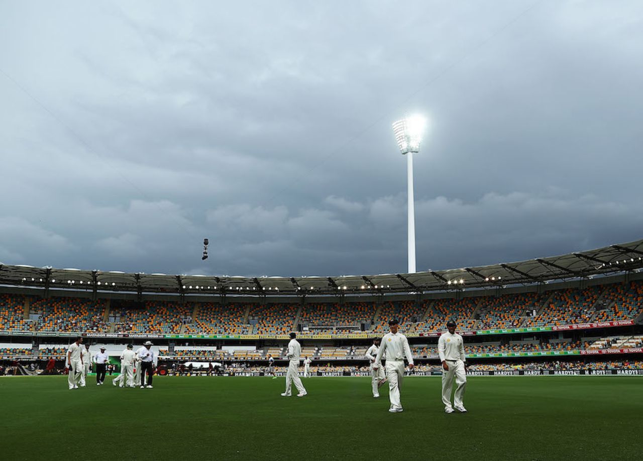 Grey skies prevailed over the ground for a long time, Australia v Pakistan, 1st Test, Brisbane, 4th day, December 18, 2016
