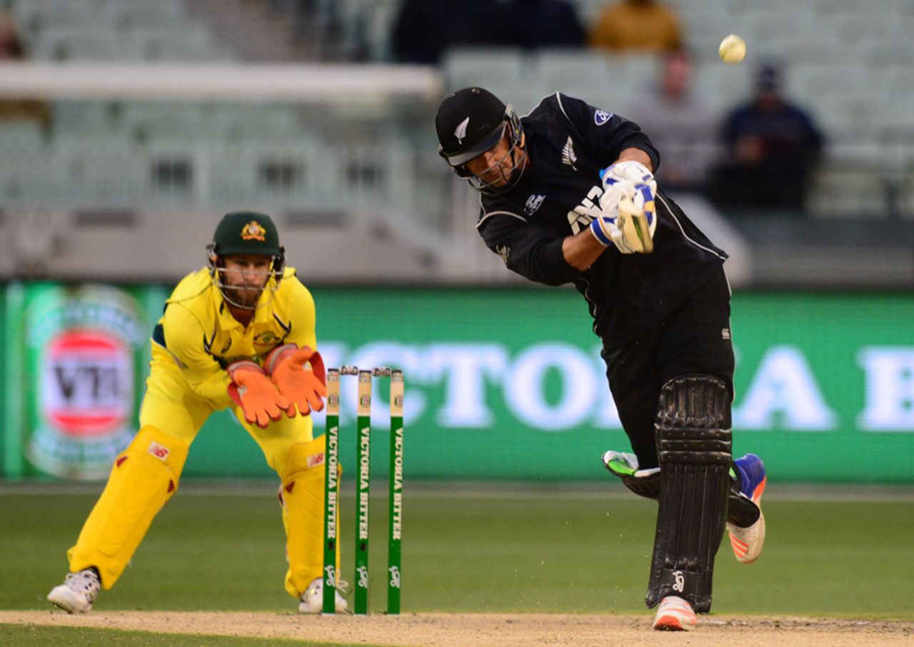 Colin de Grandhomme strikes down the ground, Australia v New Zealand, 3rd ODI, Melbourne, December 9, 2016