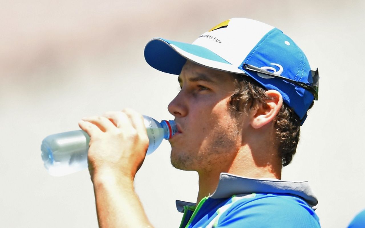 Hilton Cartwright rehydrates during a training session, Melbourne, December 23, 2016
