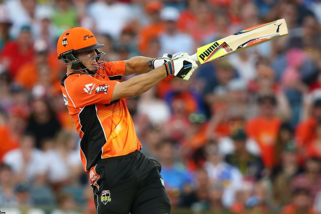 Mitchell Marsh's face is contorted as he plays a pull shot, Perth Scorchers v Adelaide Strikers, Big Bash League, Perth, December 23, 2016