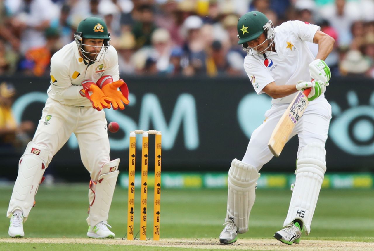 Younis Khan squeezes one into the offisde, Australia v Pakistan, 2nd Test, 1st day, Melbourne, December 26, 2016