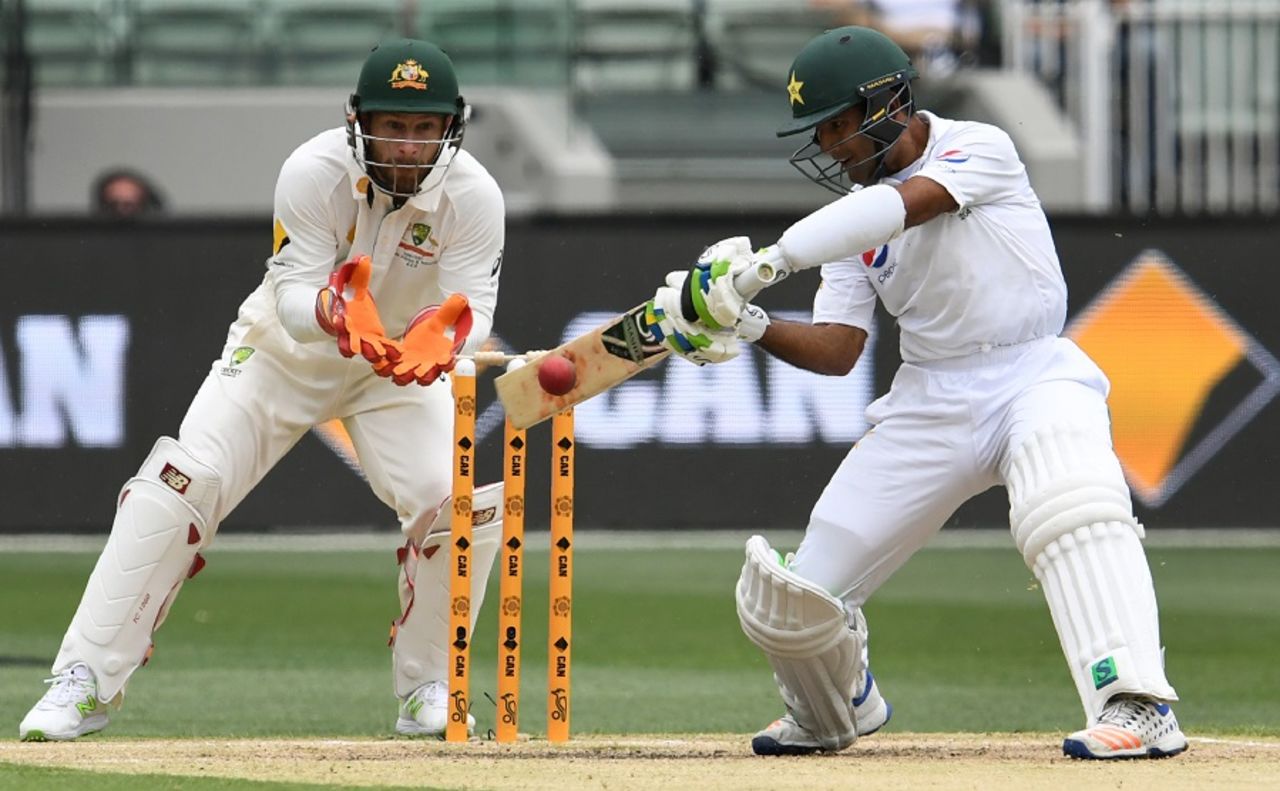Asad Shafiq rocks back to cut, Australia v Pakistan, 2nd Test, 2nd day, Melbourne, December 27, 2016