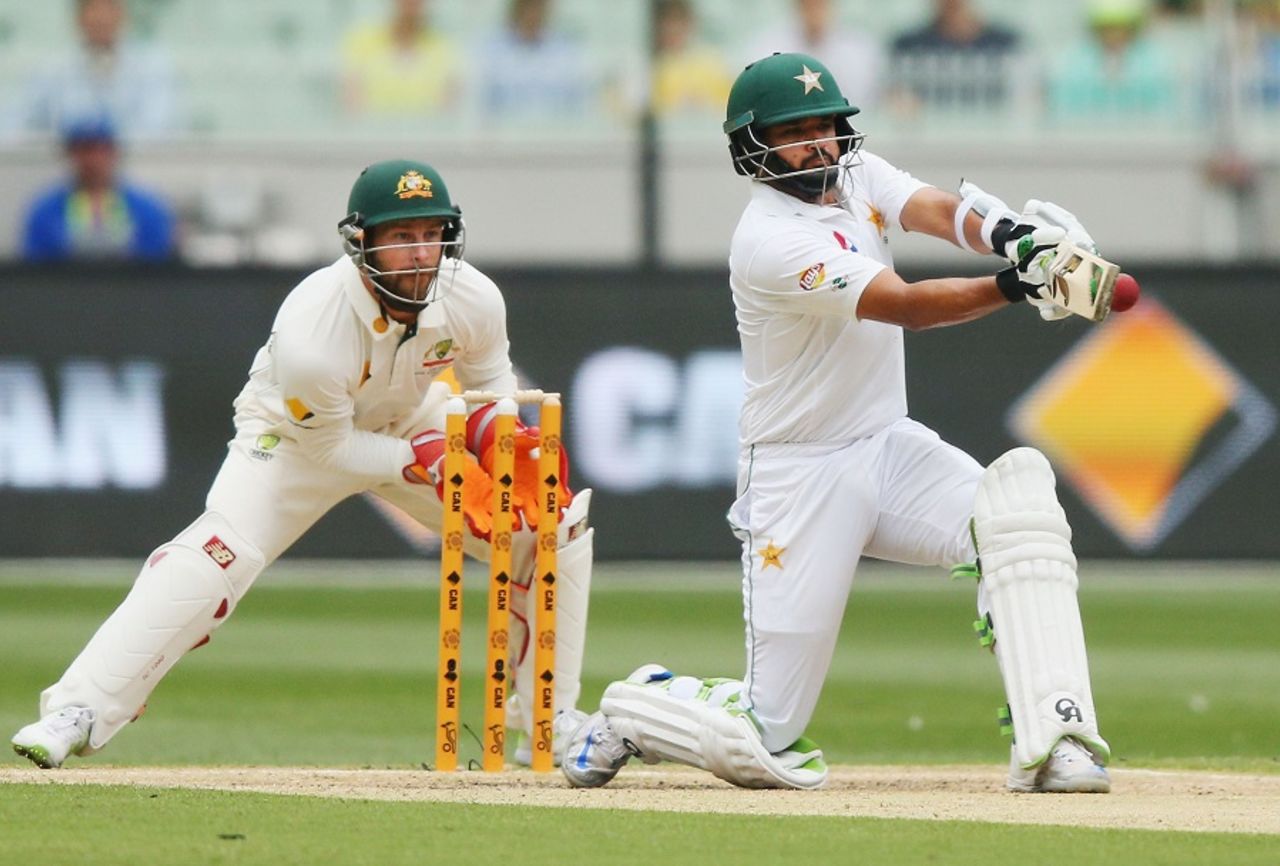 Azhar Ali sets himself up to pull one away, Australia v Pakistan, 2nd Test, 2nd day, Melbourne, December 27, 2016