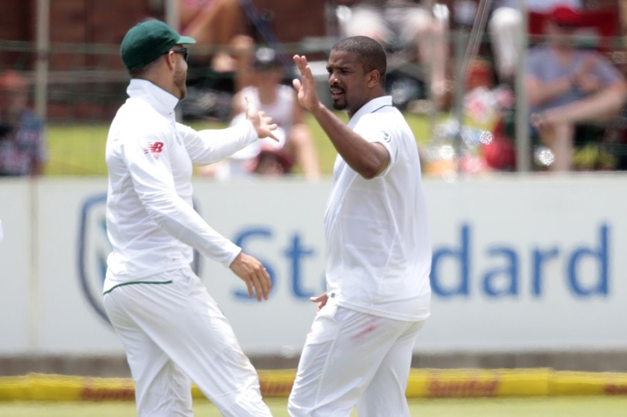 Vernon Philander celebrates after taking a wicket, South Africa v Sri Lanka, 1st Test, Port Elizabeth, 2nd day, December 27, 2016
