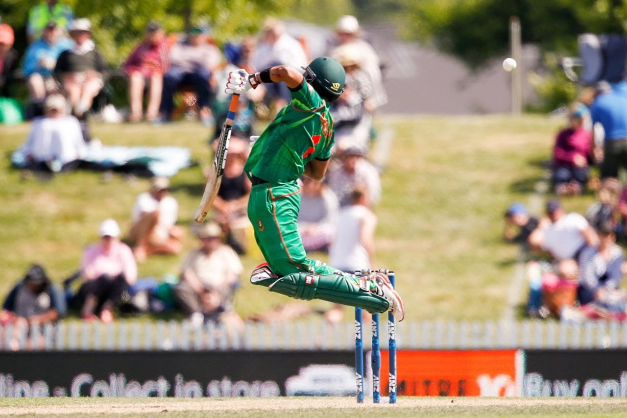 Sabbir Rahman gets some hang time while avoiding a short ball, New Zealand v Bangladesh, 2nd ODI, Nelson, December 29, 2016