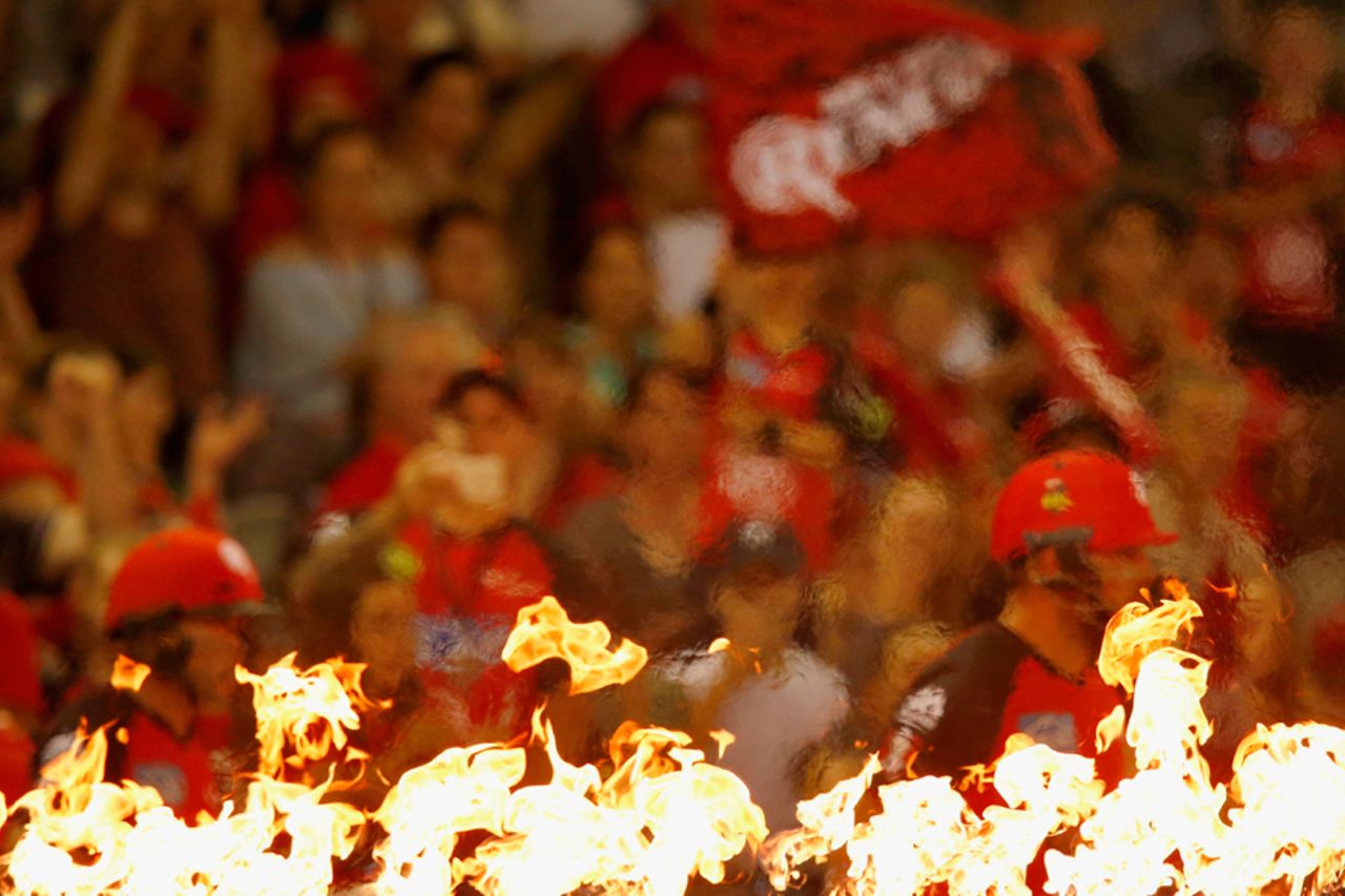 The Renegades batsmen walk out to bat, Renegades v Scorchers, Big Bash League, Melbourne, December 29, 2016