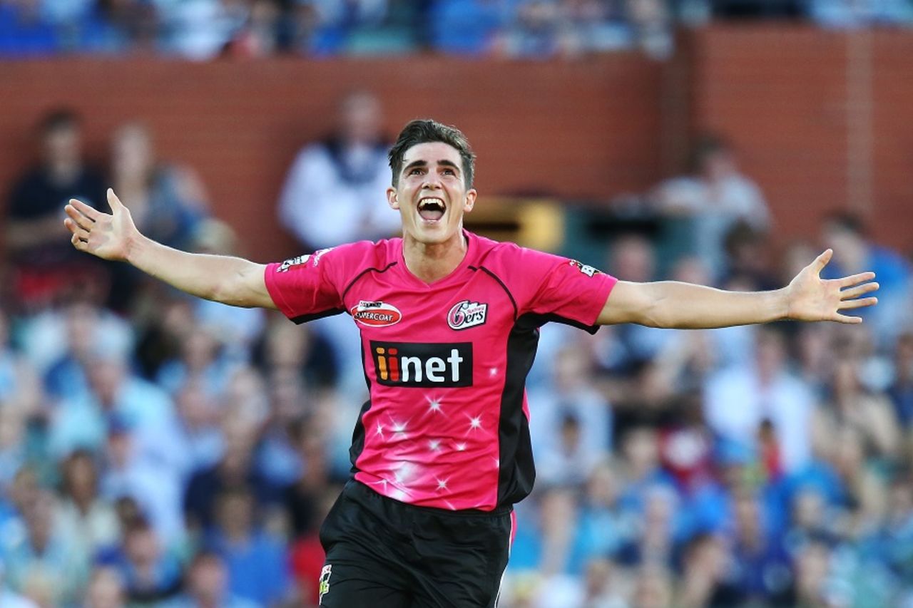 Sean Abbott finished 2016 with a five-for, Adelaide Strikers v Sydney Sixers, Big Bash League, Adelaide, December 31, 2016