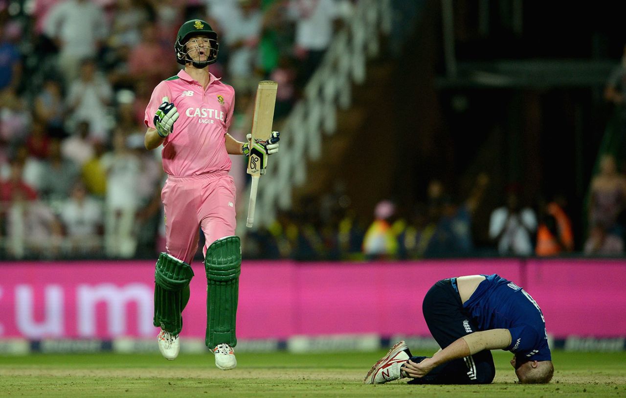 Ben Stokes kneels on the ground as Chris Morris levels the scores, South Africa v England, 4th ODI, Johannesburg, February 12, 2016