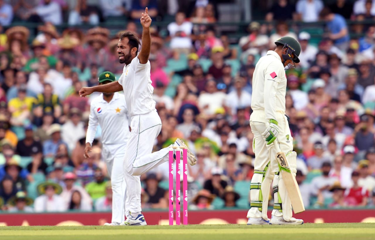 Wahab Riaz provided the first two breakthroughs, Australia v Pakistan, 3rd Test, Sydney, 1st day, January 3, 2017