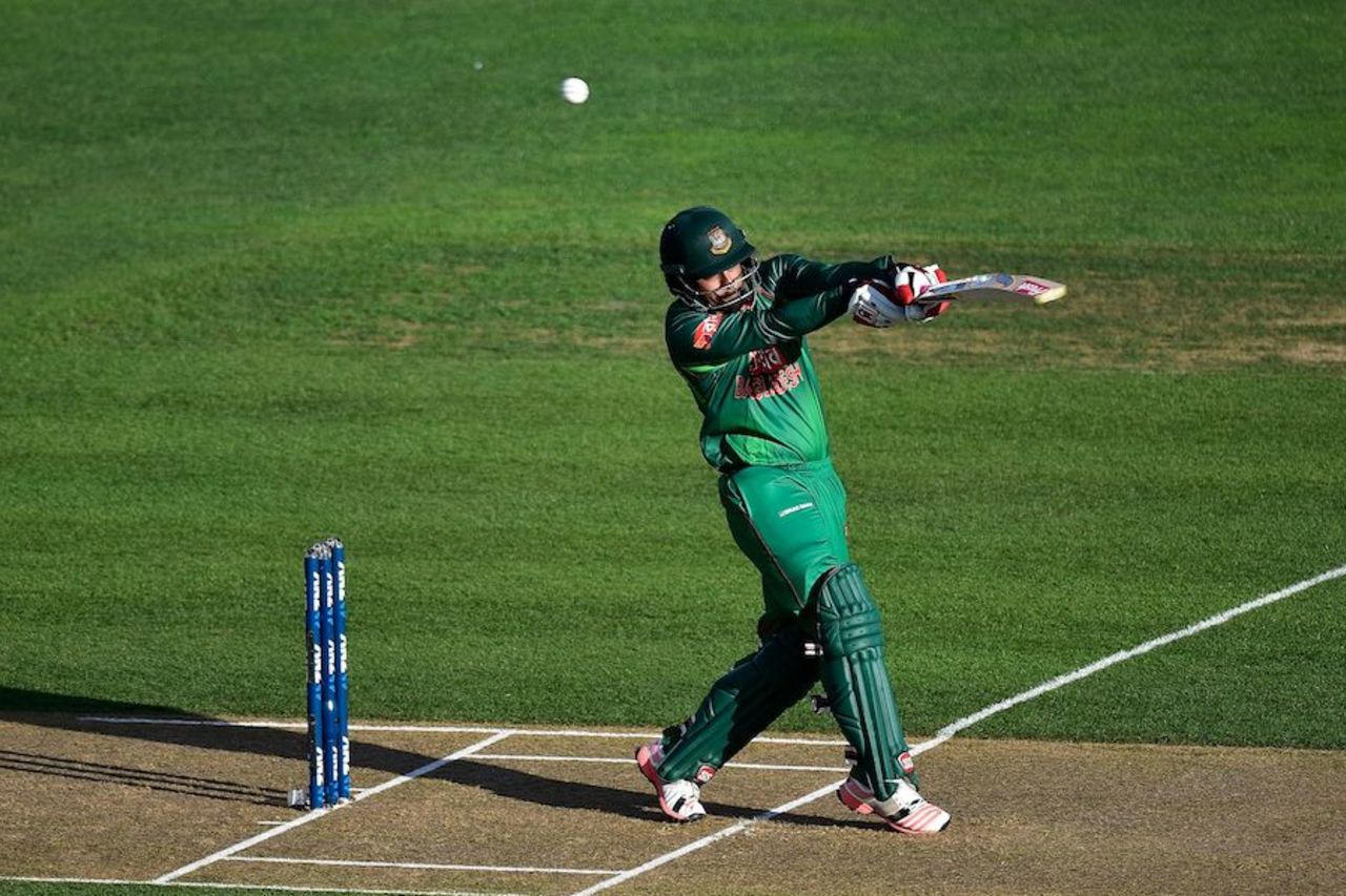 Tamim Iqbal attempts to pull, New Zealand v Bangladesh, 1st T20I, Napier, January 3, 2017