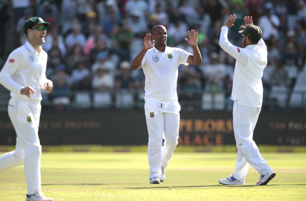 Vernon Philander wrapped up the tail, South Africa v Sri Lanka, 2nd Test, Cape Town, 2nd day, January 3, 2017