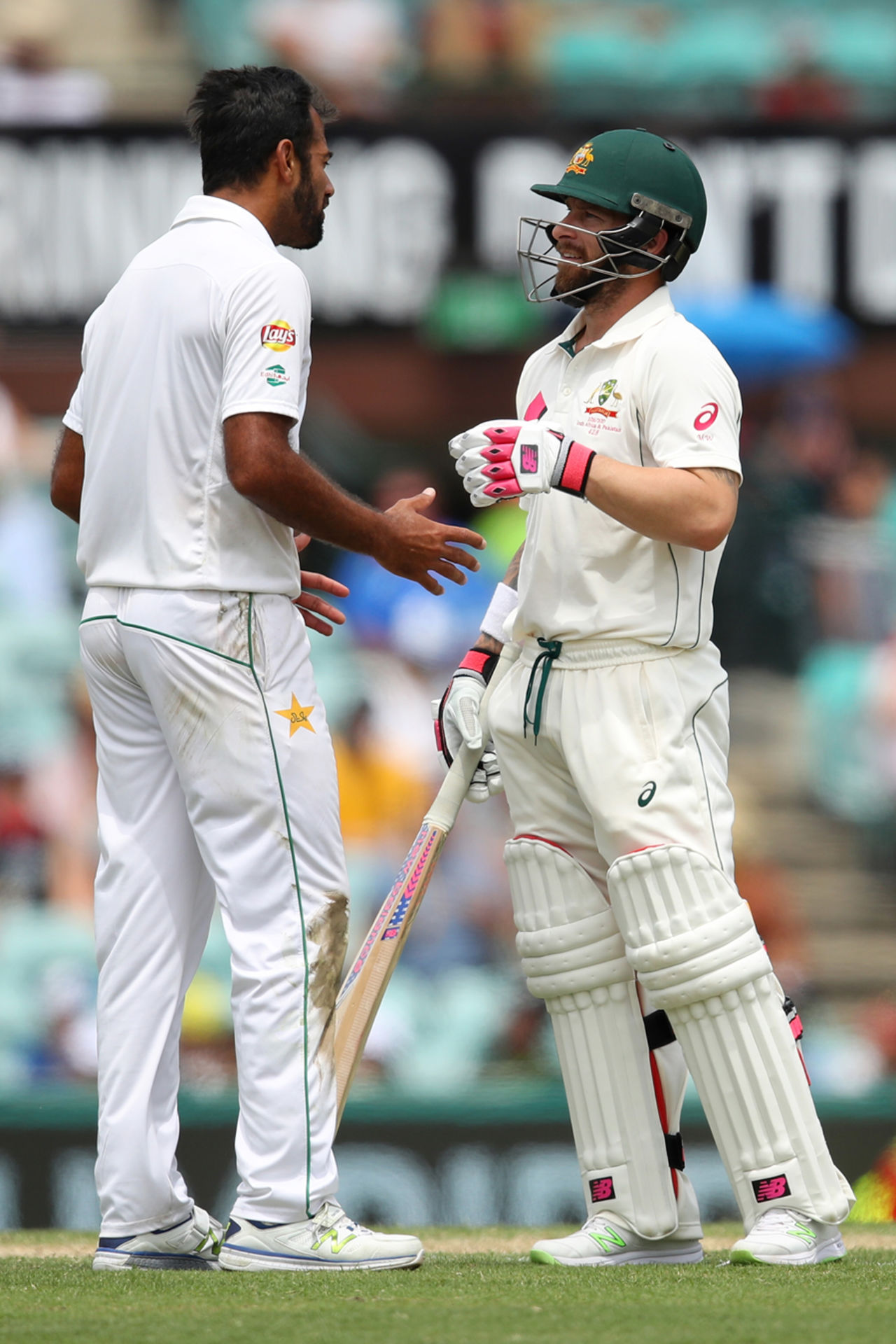 Wahab Riaz and Matthew Wade have a word with each other, Australia v Pakistan, 3rd Test, Sydney, 2nd day, January 4, 2017