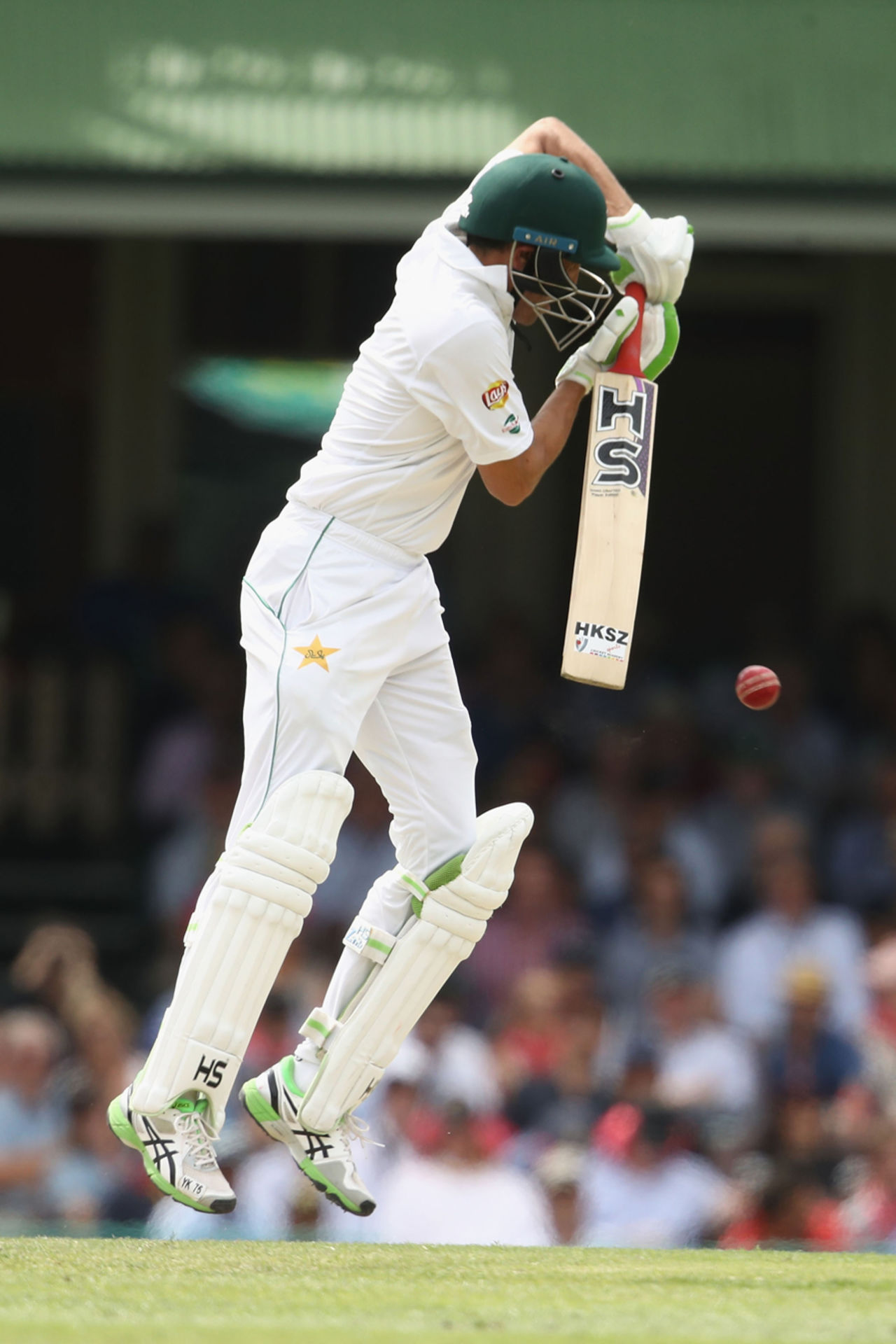 Younis Khan gets on top of the bounce, Australia v Pakistan, 3rd Test, Sydney, 2nd day, January 4, 2017