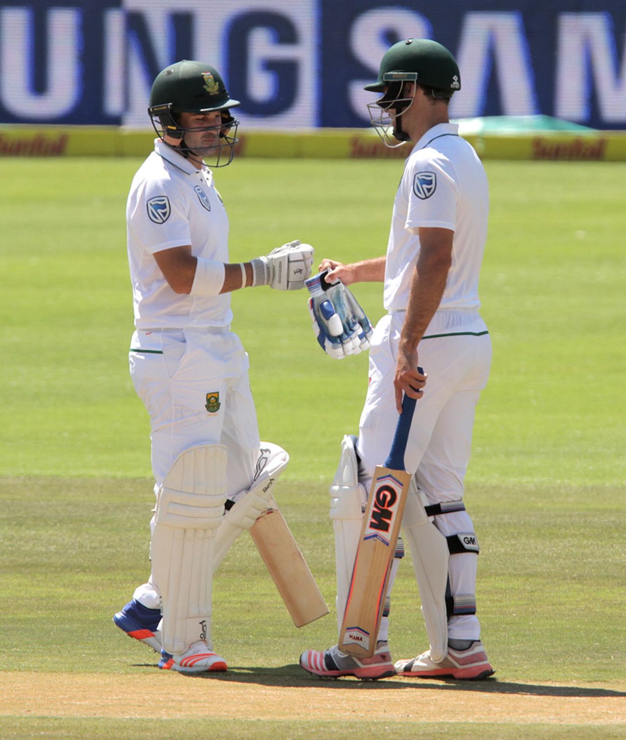 Dean Elgar and Stephen Cook added 64 for the first wicket, South Africa v Sri Lanka, 2nd Test, Cape Town, 3rd day, January, 4, 2017