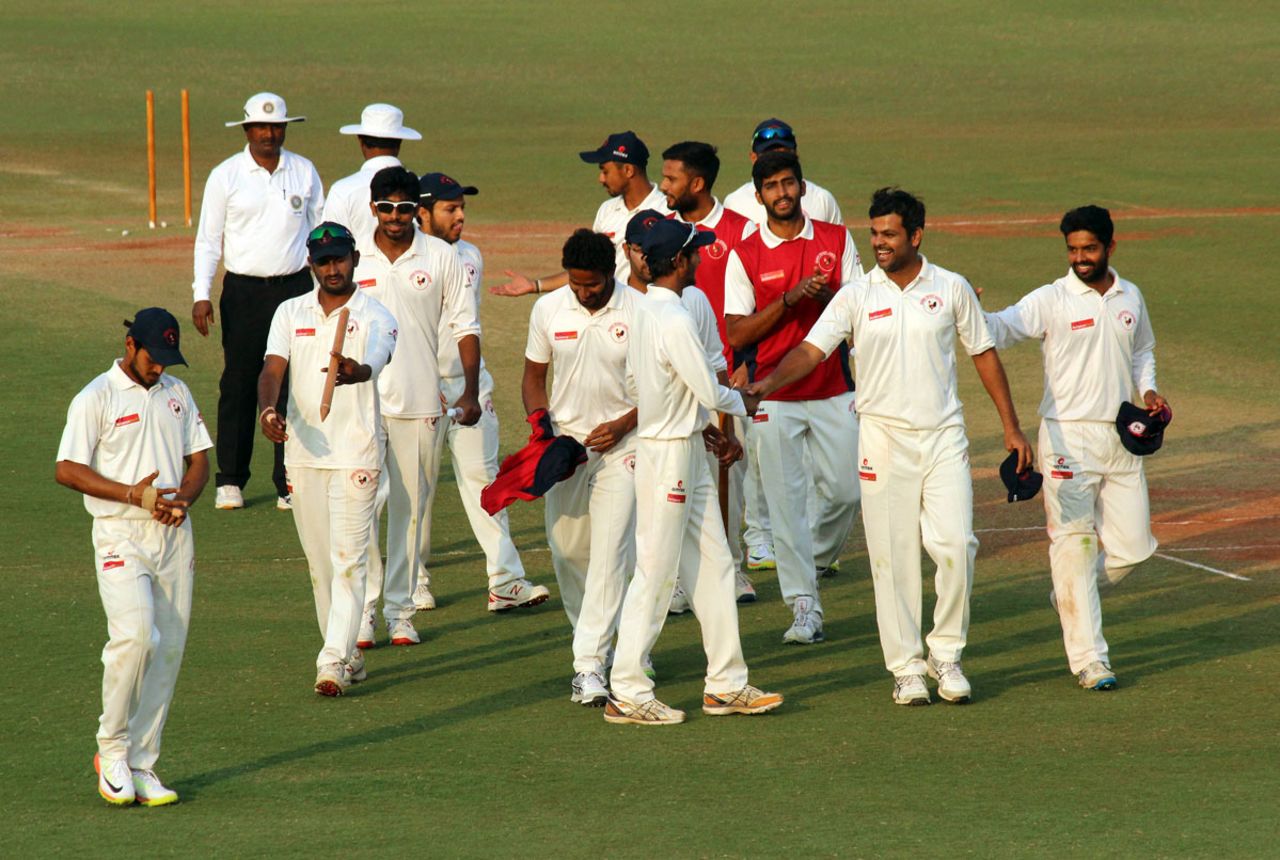 Gujarat are a satisfied bunch after sealing their place in the Ranji Trophy 2016-17 final, Gujarat v Jharkhand, Ranji Trophy 2016-17, semi-final, Nagpur, 4th day, January 3, 2017