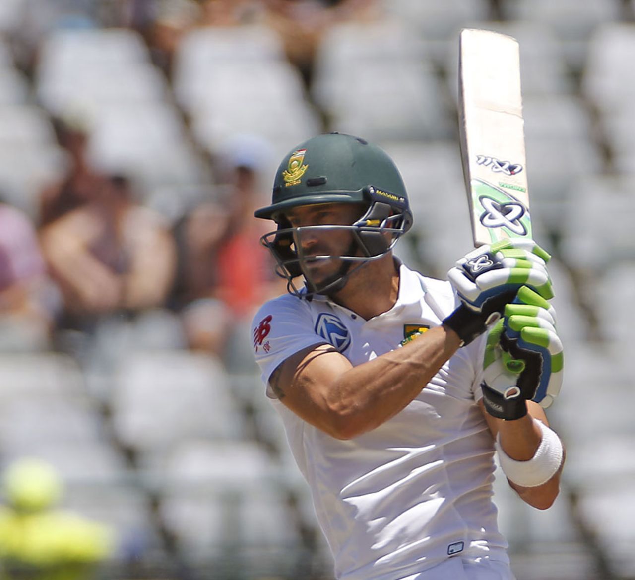 Faf du Plessis pulls during his brisk 41, South Africa v Sri Lanka, 2nd Test, Cape Town, 3rd day, January, 4, 2017