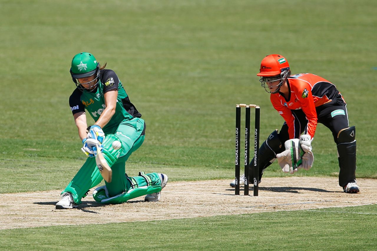 Natalie Sciver plays a sweep, Melbourne Stars v Perth Scorchers, Women's Big Bash League 2016-17, Melbourne, January 5, 2017