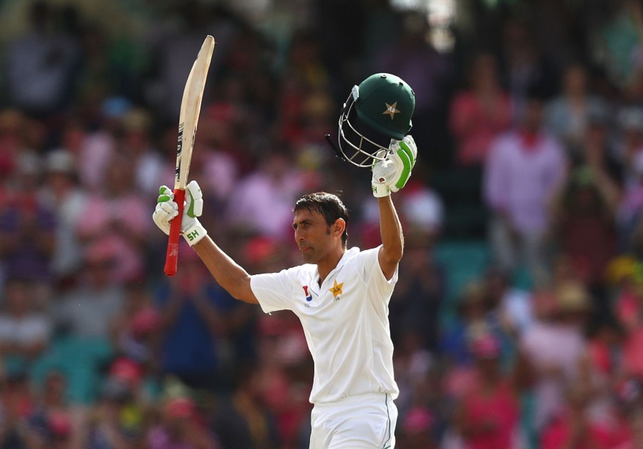 Younis Khan brought up his 34th Test hundred, Australia v Pakistan, 3rd Test, Sydney, 3rd day, January 5, 2017