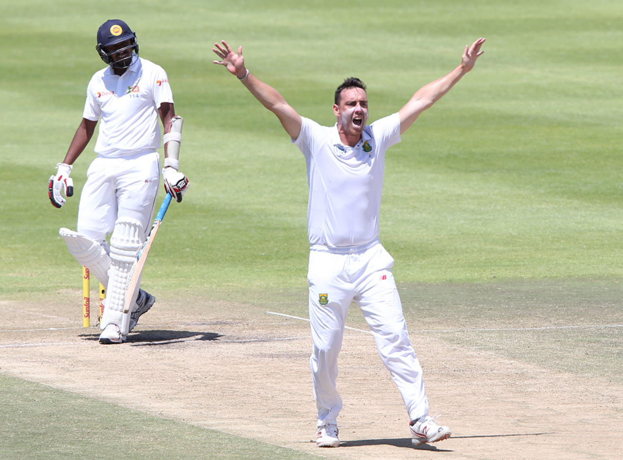 Kyle Abbott was disappointed as his appeal was turned down, South Africa v Sri Lanka, 2nd Test, Cape Town, 4th day, January 5, 2017