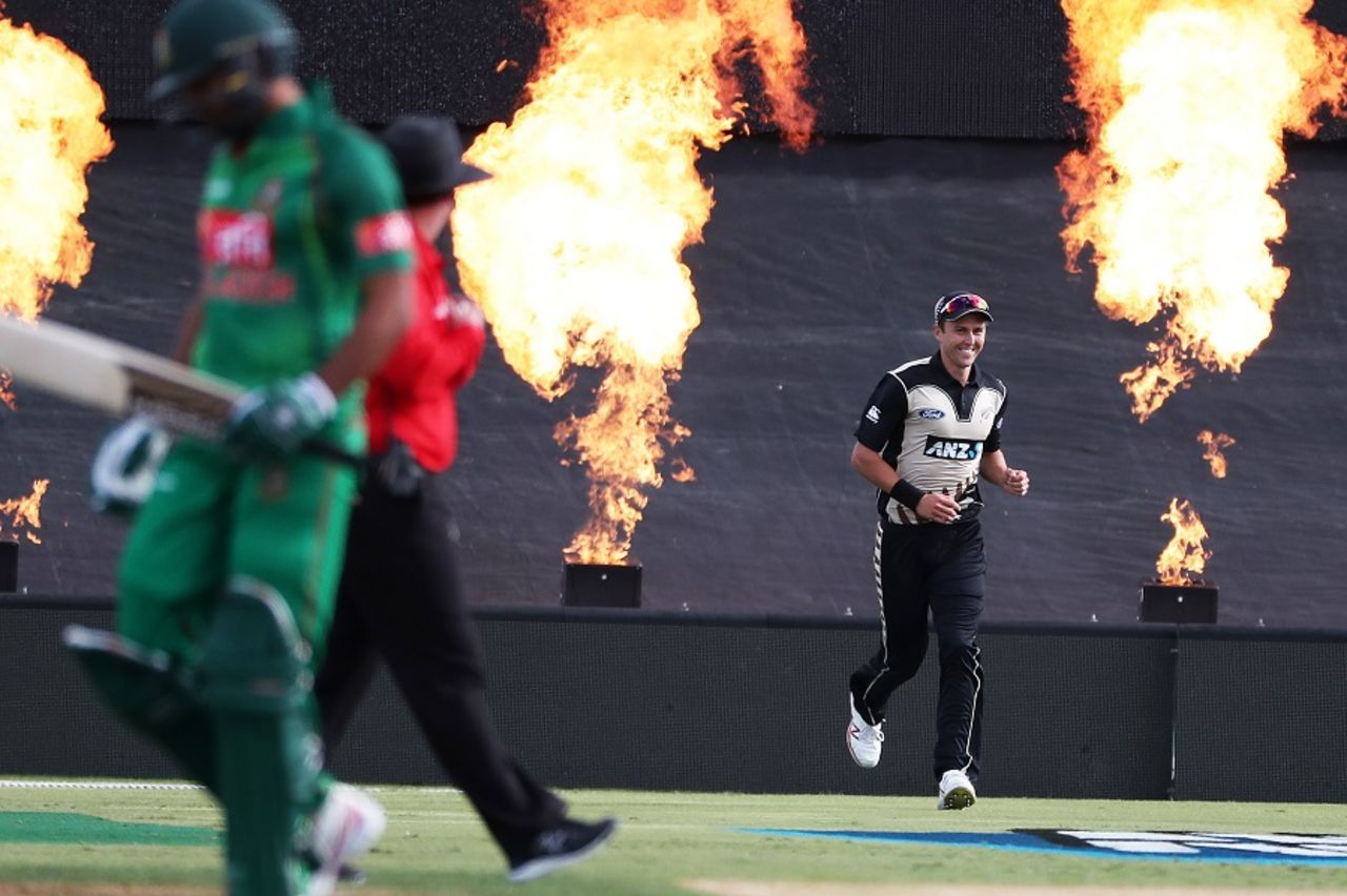 On fire: Trent Boult took three catches and kept the flame-throwers busy, New Zealand v Bangladesh, 2nd T20I, Mount Maunganui, January 6, 2017