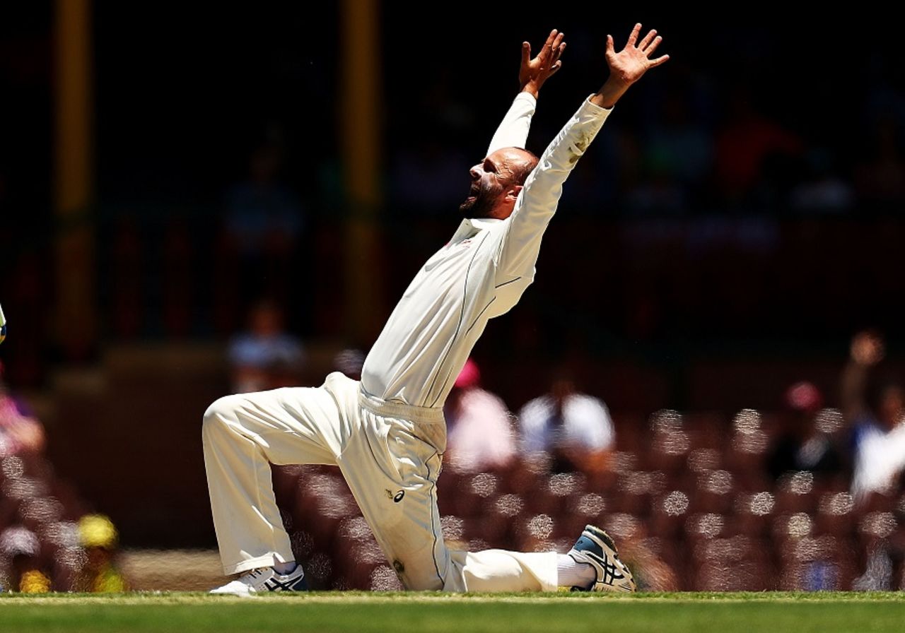 Nathan Lyon gives out a full-throated appeal, Australia v Pakistan, 3rd Test, Sydney, 5th day, January 7, 2017