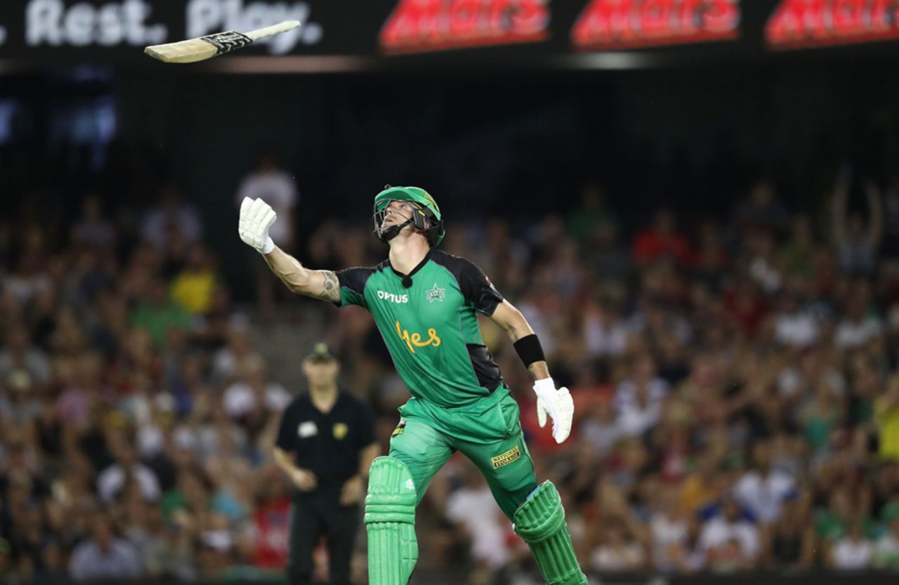 Kevin Pietersen throws his bat in the air after being dismissed, Renegades v Stars, Big Bash League 2016-17, Melbourne, January 7, 2017