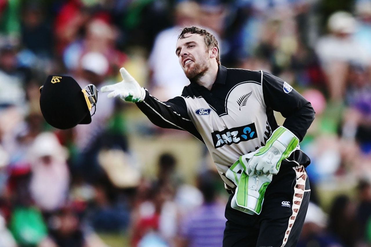Tom Blundell in action on international debut, New Zealand v Bangladesh, 3rd T20I, Mount Maunganui, January 8, 2017