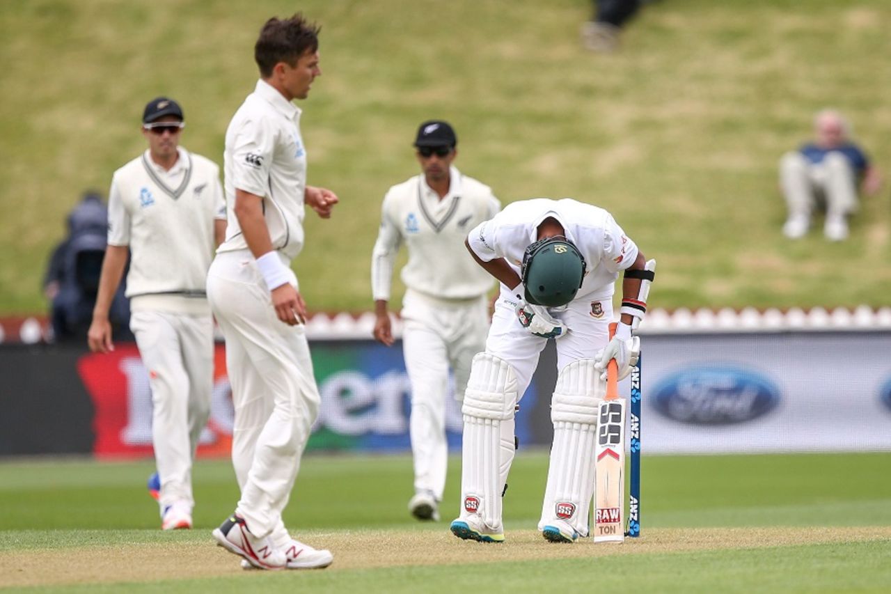 Mahmudullah took a blow to the box, New Zealand v Bangladesh, 1st Test, Wellington, 1st day, January 12, 2017