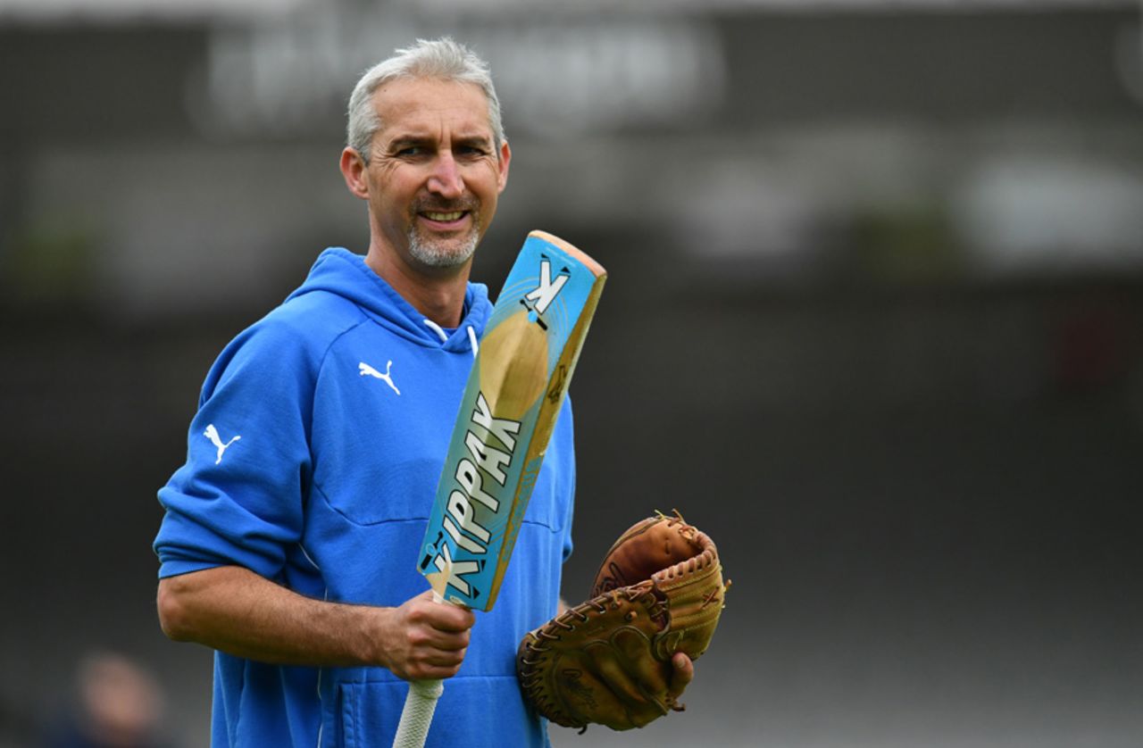 Jason Gillespie runs a drill prior to the start of the match, Middlesex v Yorkshire, County Championship Division One, Lord's, September 20, 2016