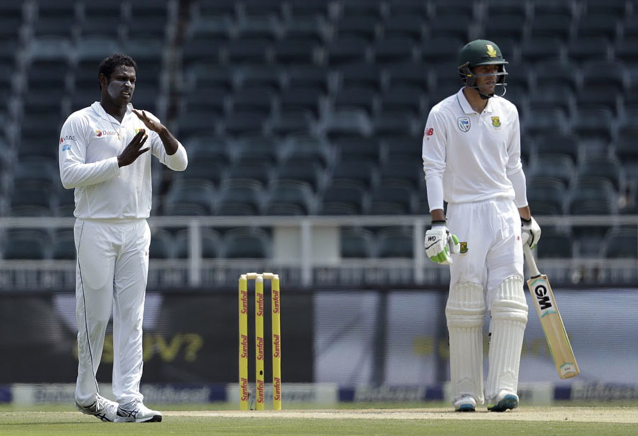 Angelo Mathews called for a review and Duanne Olivier was caught behind, South Africa v Sri Lanka, 3rd Test, Johannesburg, 2nd day, January 13, 2017