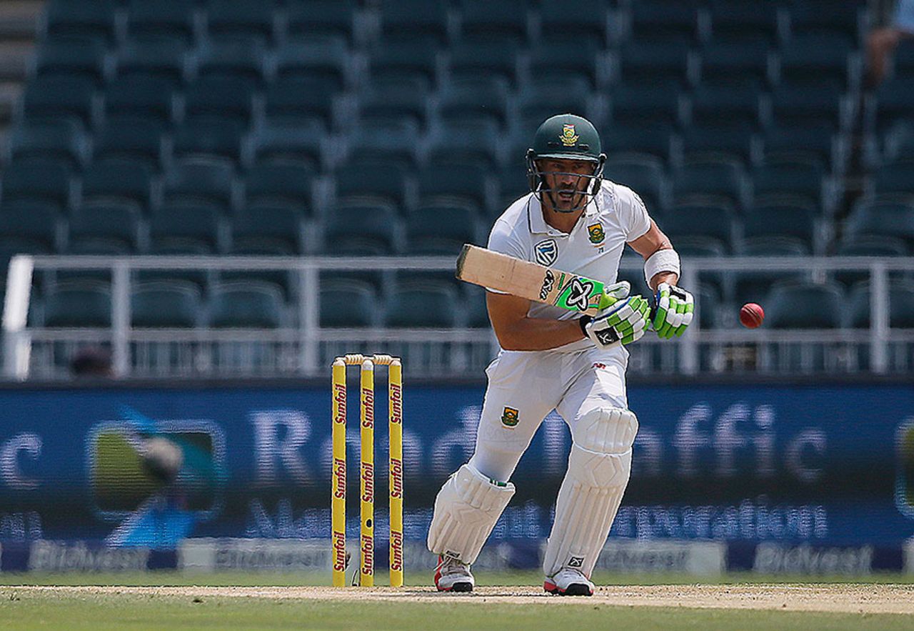 Faf du Plessis made 16 before falling to Nuwan Pradeep, South Africa v Sri Lanka, 3rd Test, Johannesburg, 2nd day, January 13, 2017