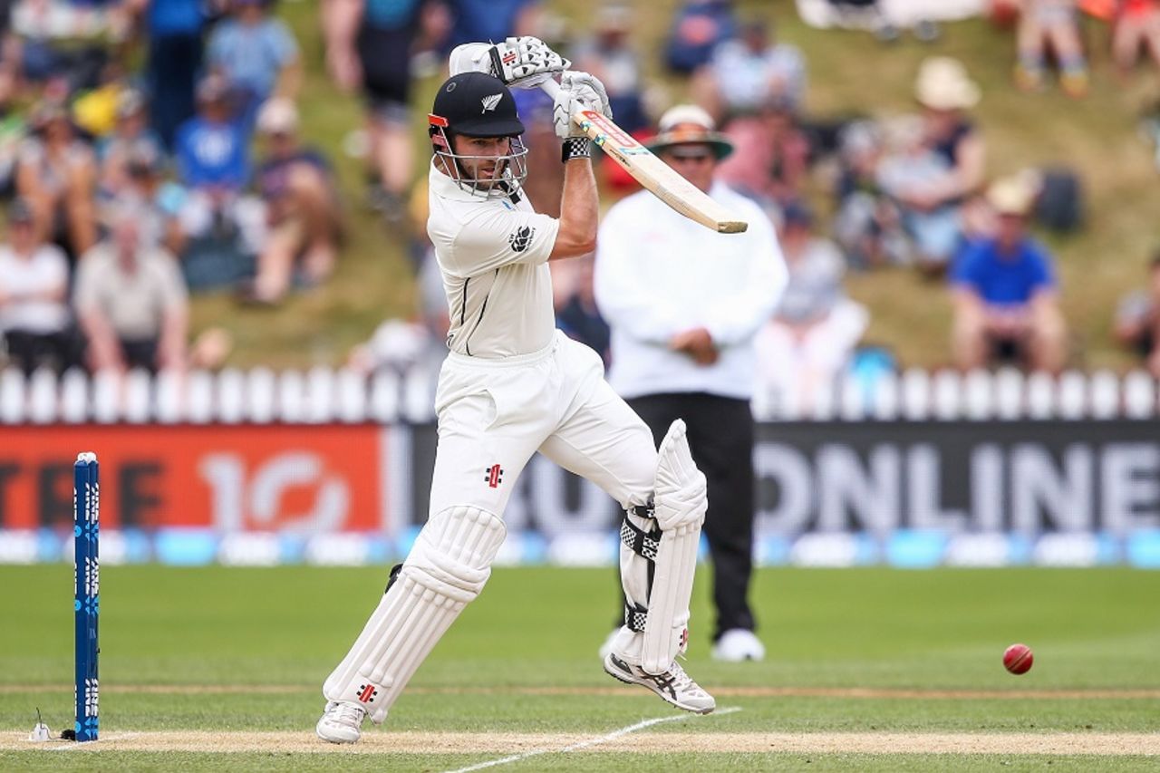 Kane Williamson rocks back to punch through cover, New Zealand v Bangladesh, 1st Test, Wellington, 3rd day, January 14, 2017