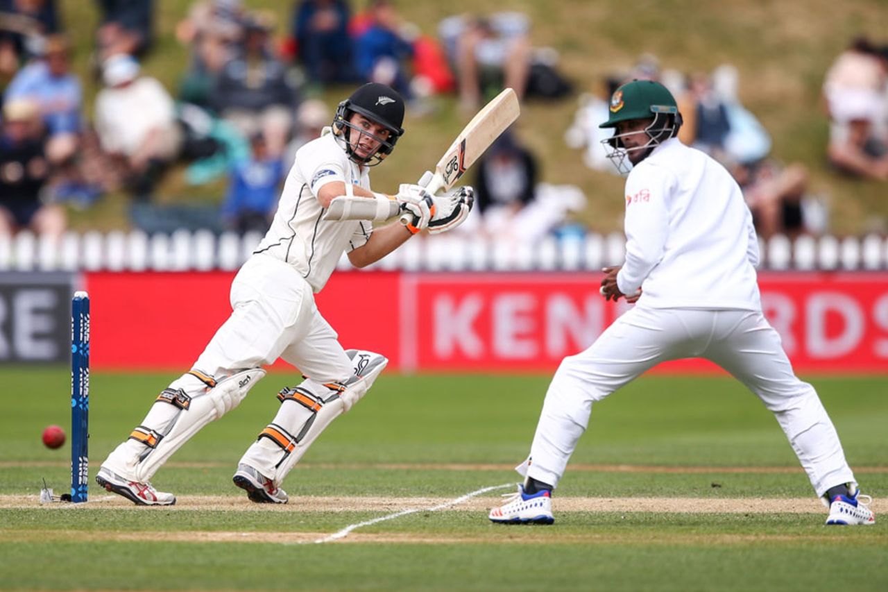 Tom Latham taps one behind square, New Zealand v Bangladesh, 1st Test, Wellington, 3rd day, January 14, 2017