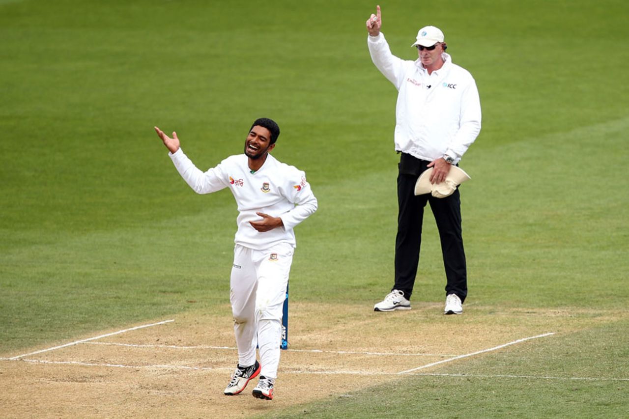Mahmudullah exults after having Tim Southee lbw, New Zealand v Bangladesh, 1st Test, Wellington, 4th day, January 15, 2017
