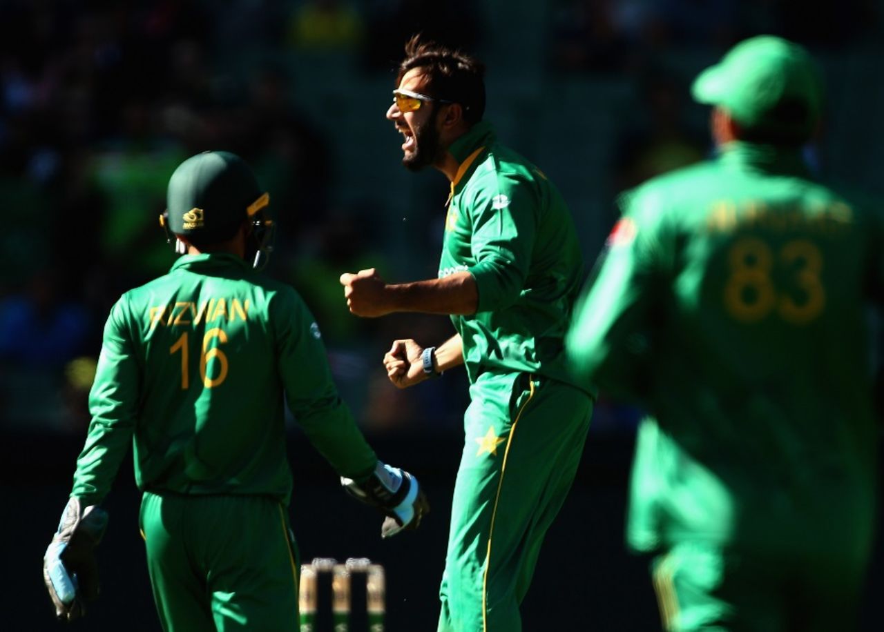 Imad Wasim took 2 for 37 in 10 overs, Australia v Pakistan, 2nd ODI, Melbourne, January 15, 2017