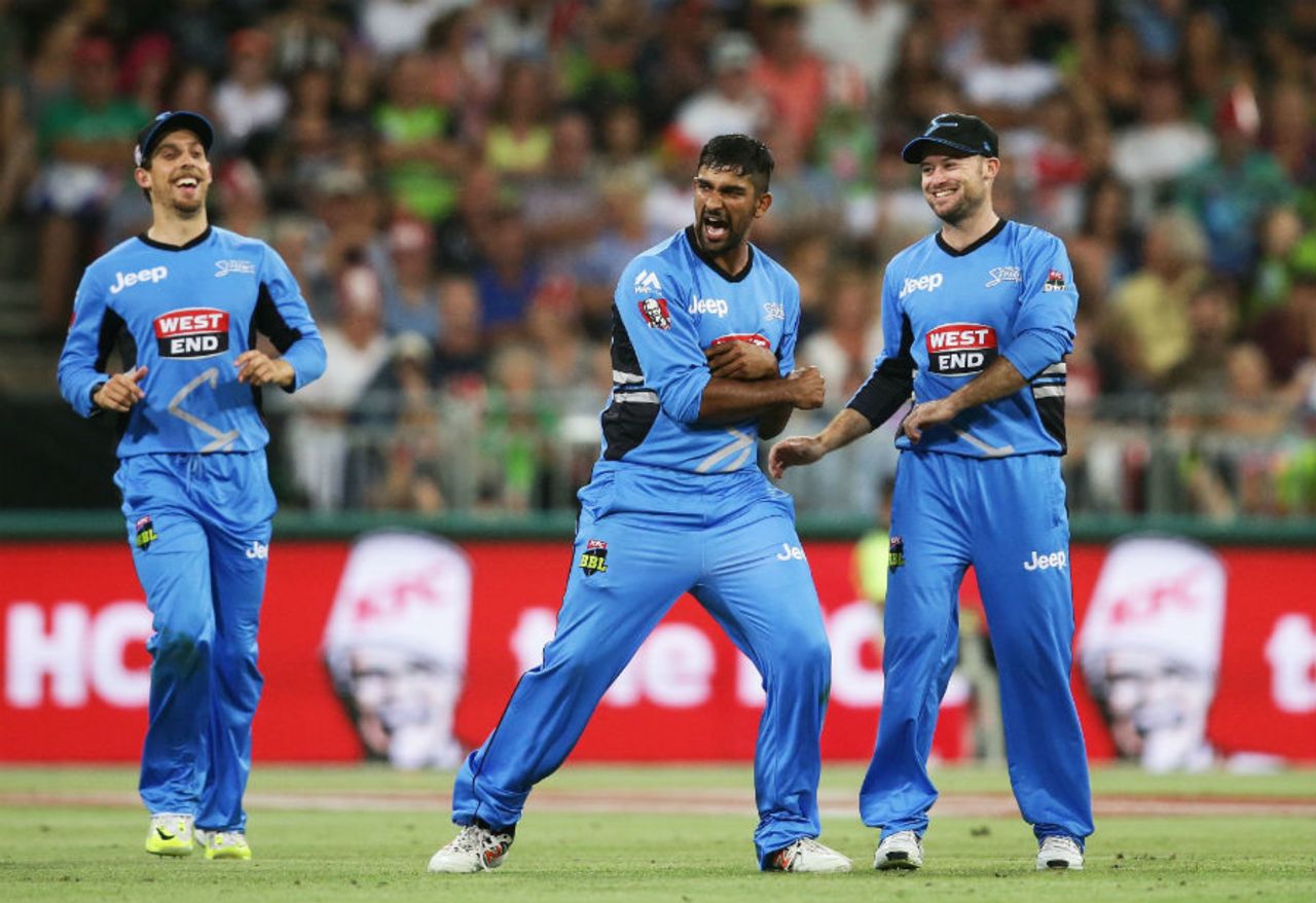 Ish Sodhi's 6 for 11 is the best figures by an Adelaide Strikers bowler in BBL history, Sydney Thunder v Adelaide Strikers, Big Bash League 2016-17, Sydney, January 18, 2017