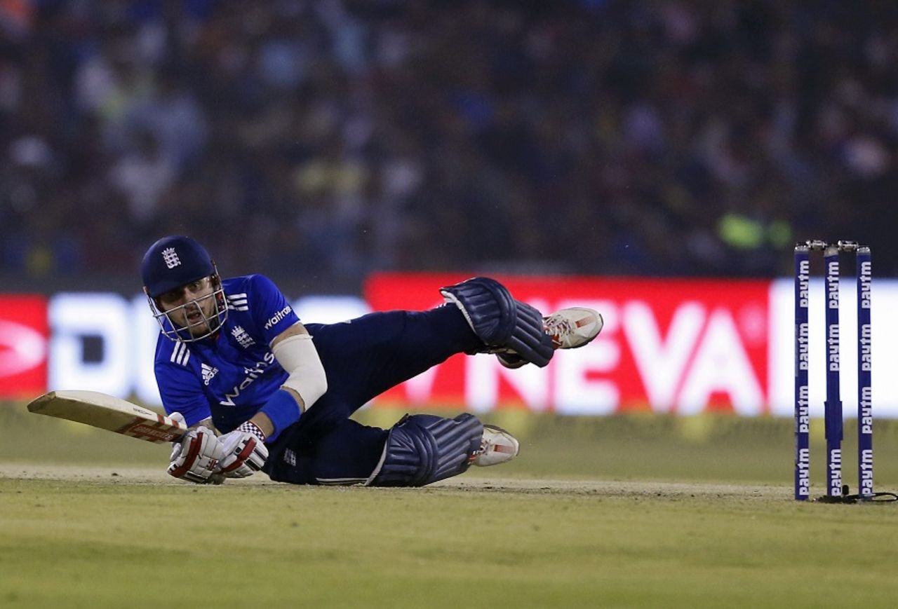 Alex Hales was on all fours after attempting a shot, India v England, 2nd ODI, Cuttack, January 19, 2017