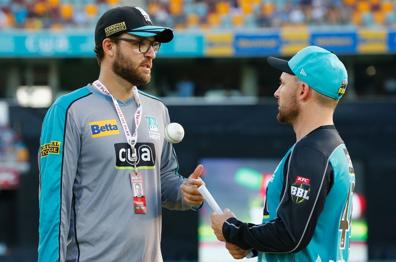 Daniel Vettori chats with Brendon McCullum, Brisbane Heat v Melbourne Renegades, BBL 2016-17, Brisbane, January 20, 2017