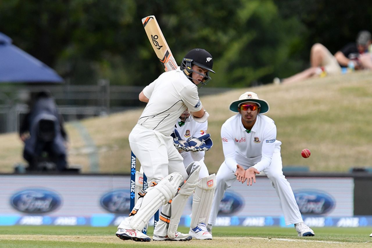 Tom Latham shapes to cut, New Zealand v Bangladesh, 2nd Test, Christchurch, 2nd day, January 21, 2017