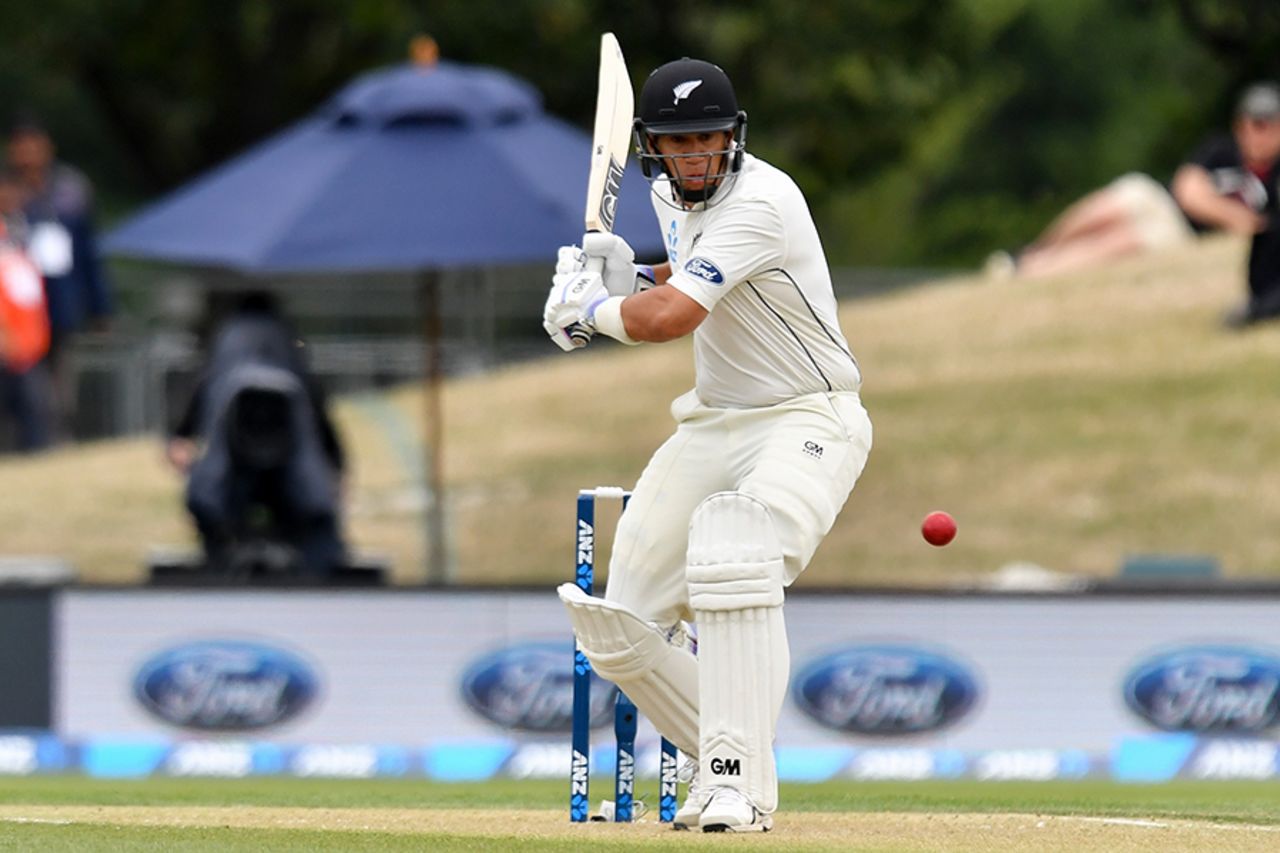 Ross Taylor shapes to pull, New Zealand v Bangladesh, 2nd Test, Christchurch, 2nd day, January 21, 2017