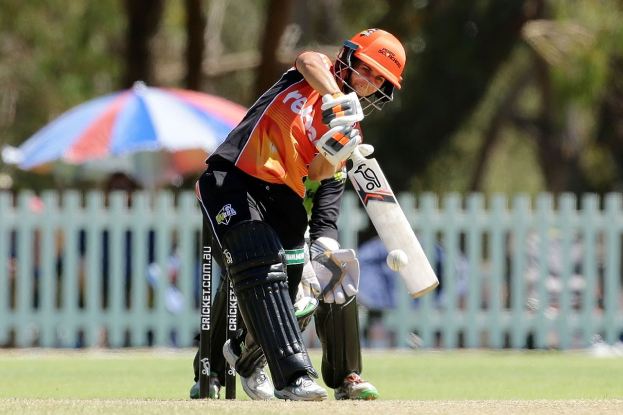 Nicole Bolton punches the ball down the wicket, Sydney Thunder v Perth Scorchers, Women's Big Bash League, 